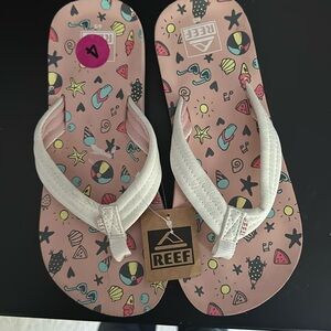 NWT Girls Reef flip flops